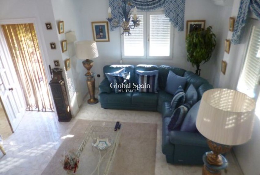 Revente - VILLA -
PLAYA FLAMENCA - Costa Blanca