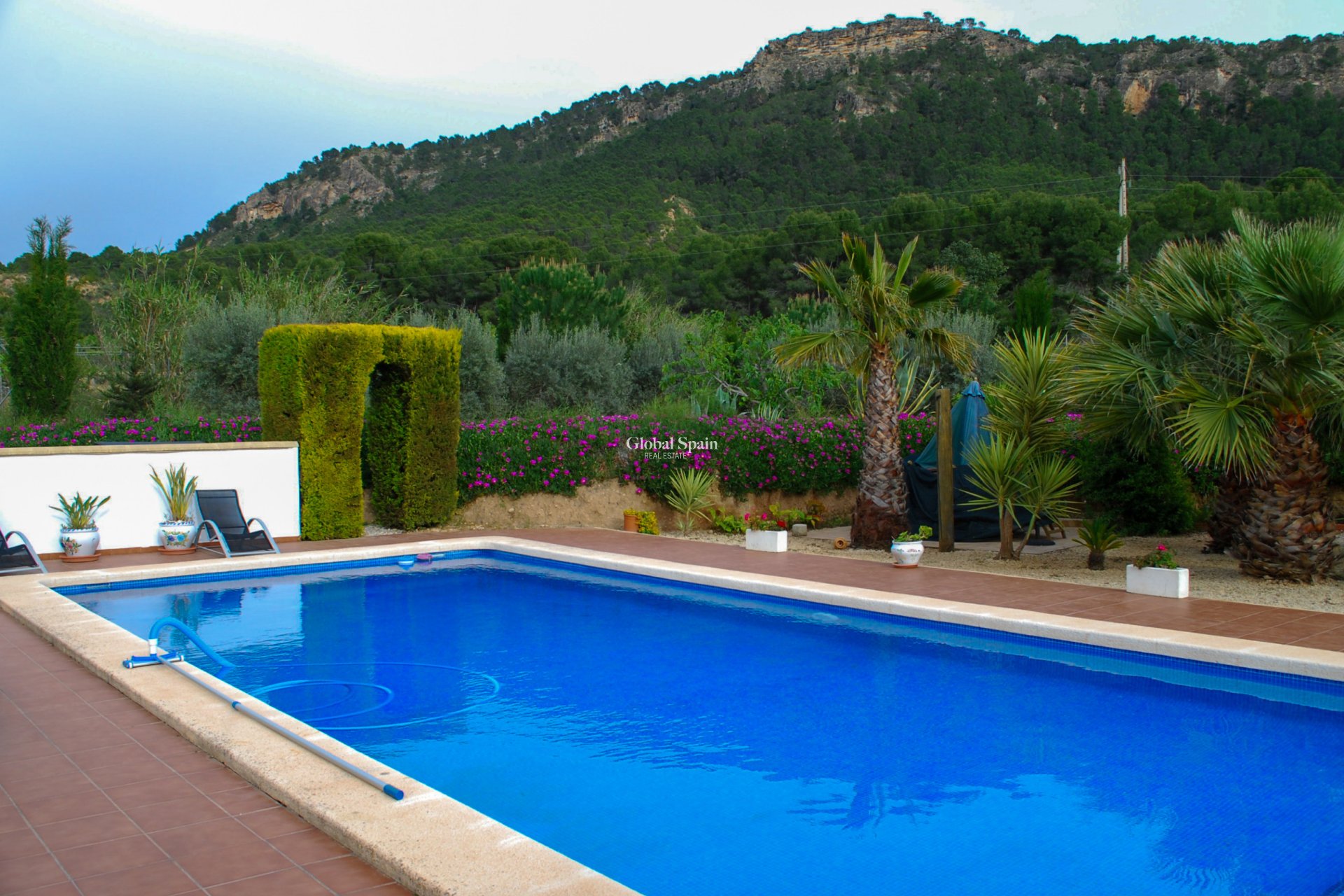 Revente - VILLA -
PLIEGO - Inland