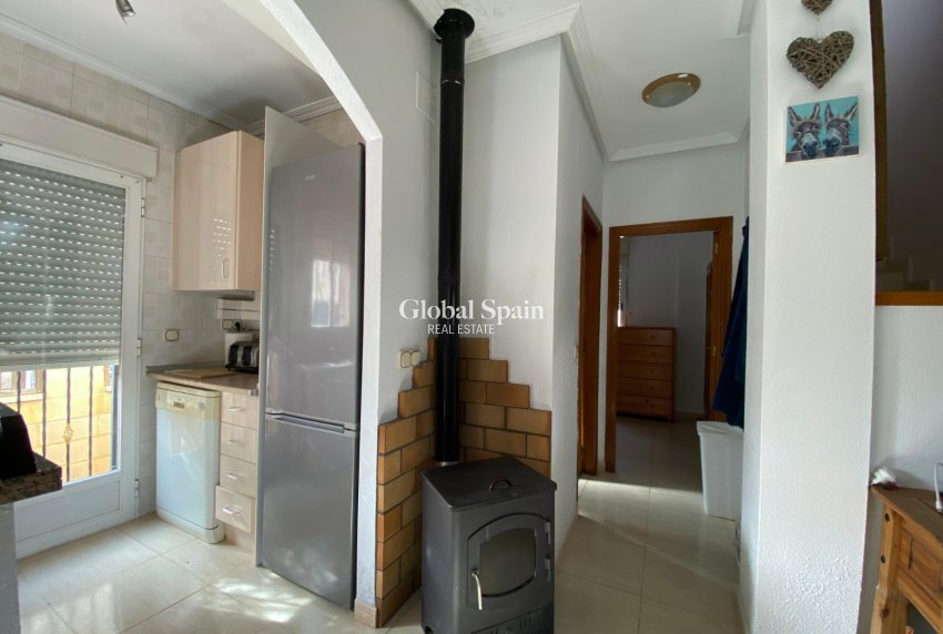 Revente - VILLA -
POLOP - Alberca