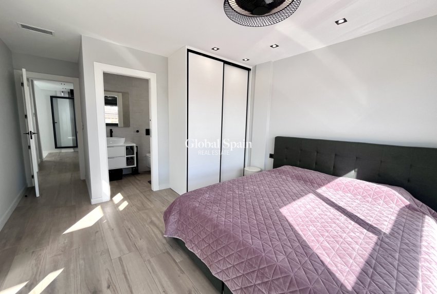 Revente - VILLA -
PUNTA PRIMA - Costa Blanca