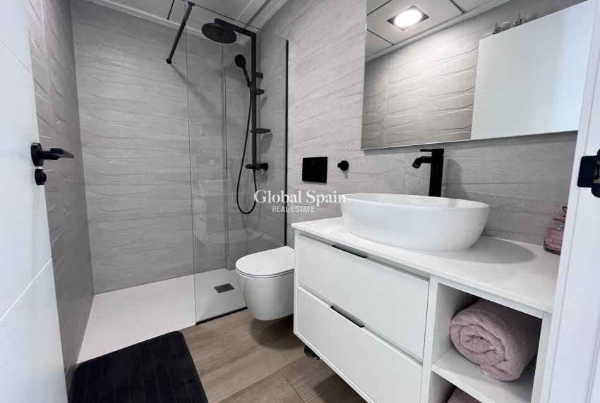 Revente - VILLA -
PUNTA PRIMA - Costa Blanca