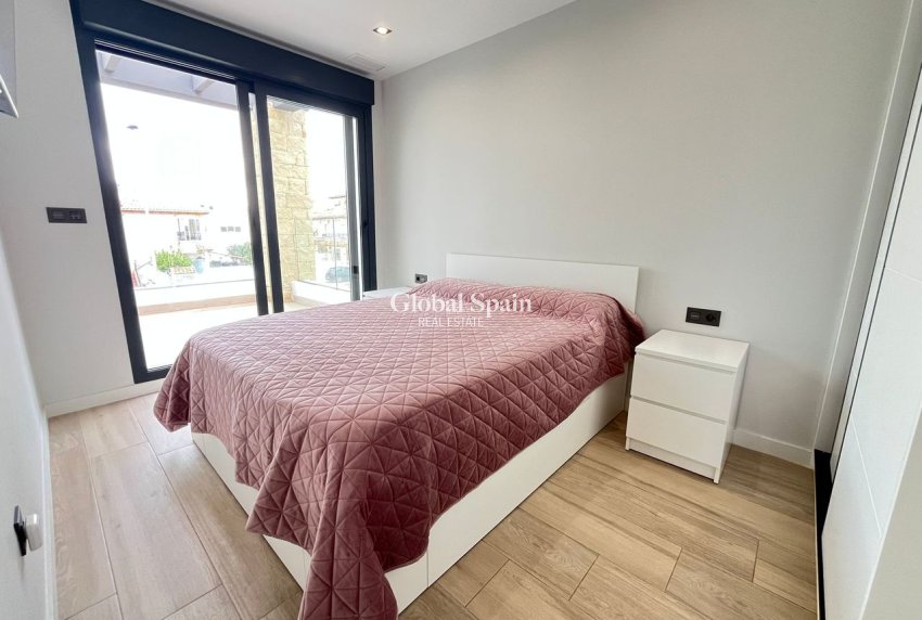 Revente - VILLA -
PUNTA PRIMA - Costa Blanca