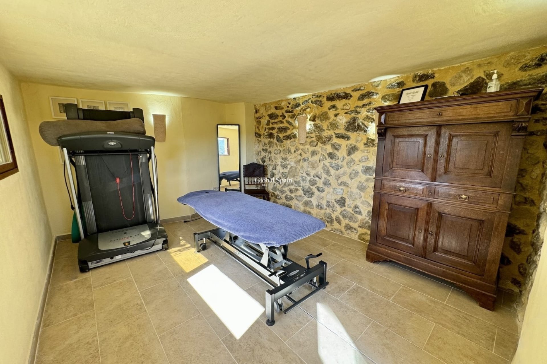 Revente - VILLA -
RELLEU - Inland
