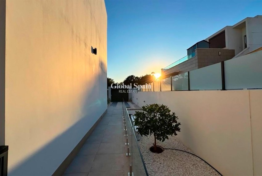 Revente - VILLA -
ROJALES - Ciudad Quesada