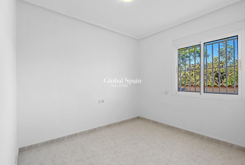 Revente - VILLA -
ROJALES - Inland