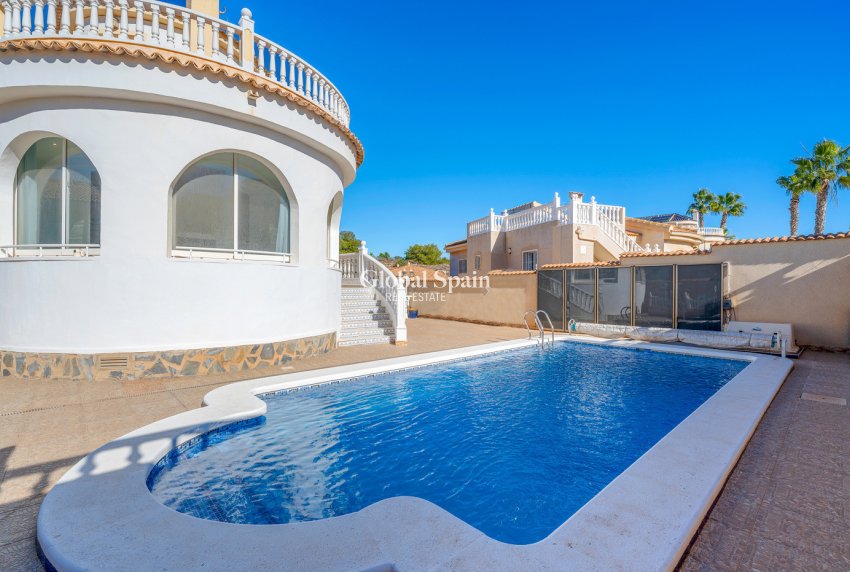 Revente - VILLA -
ROJALES - Inland