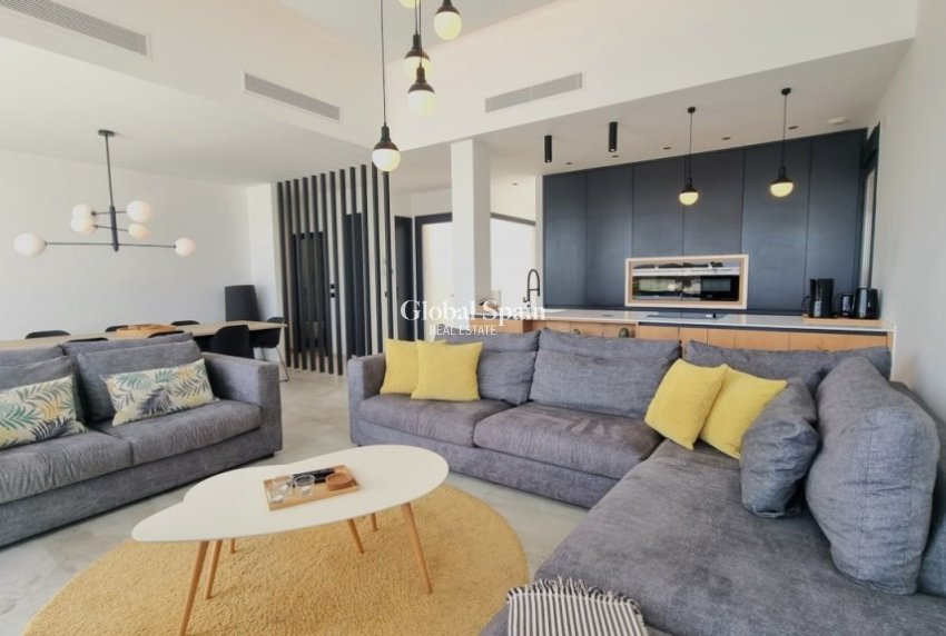 Revente - VILLA -
ROJALES - Inland