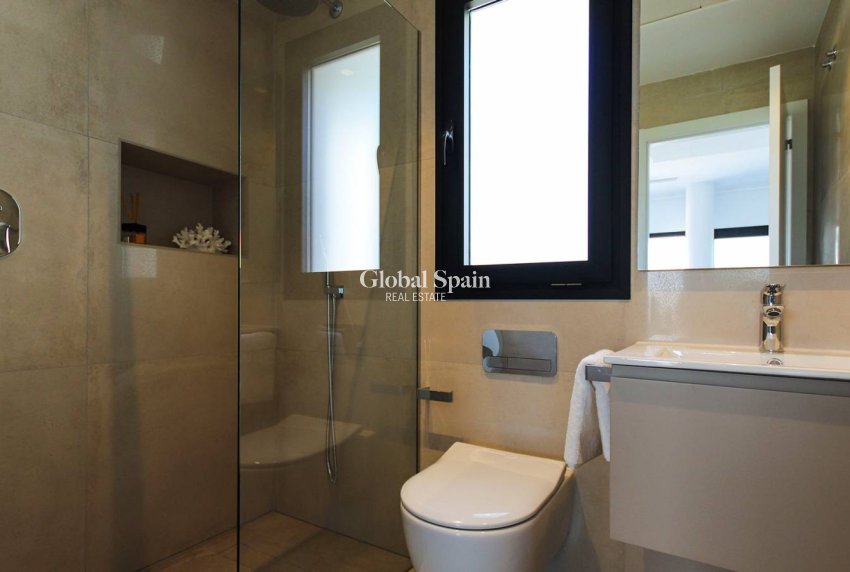 Revente - VILLA -
ROJALES - Inland