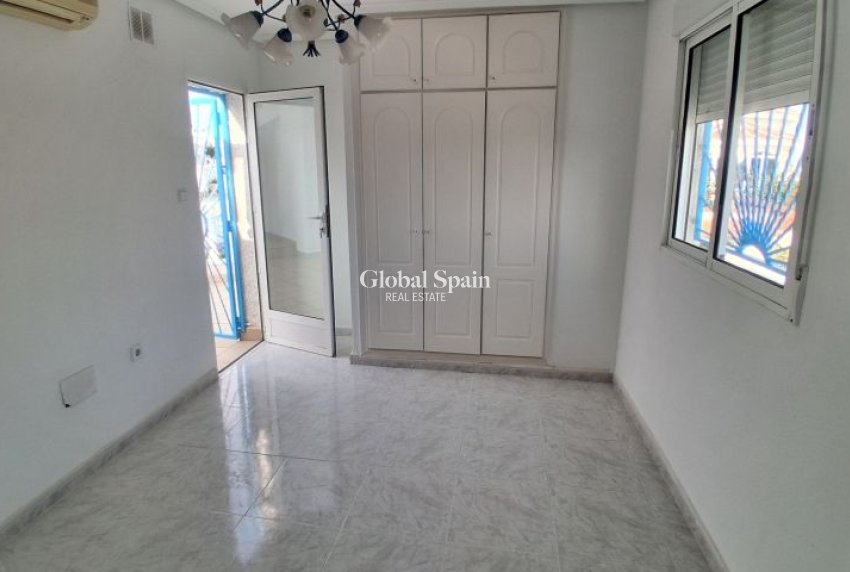 Revente - VILLA -
ROJALES - Inland