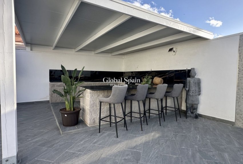 Revente - VILLA -
ROJALES - Inland