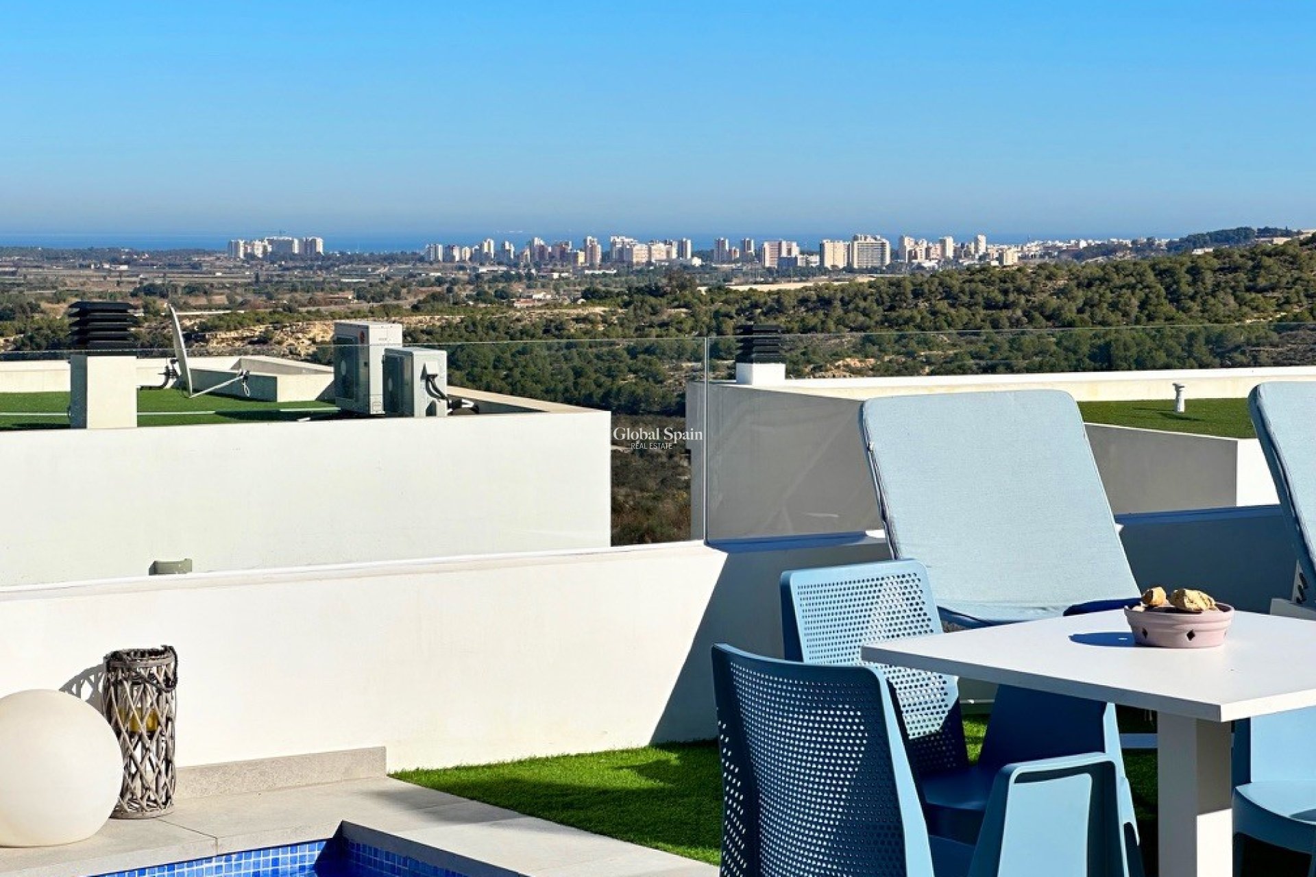 Revente - VILLA -
ROJALES - Inland