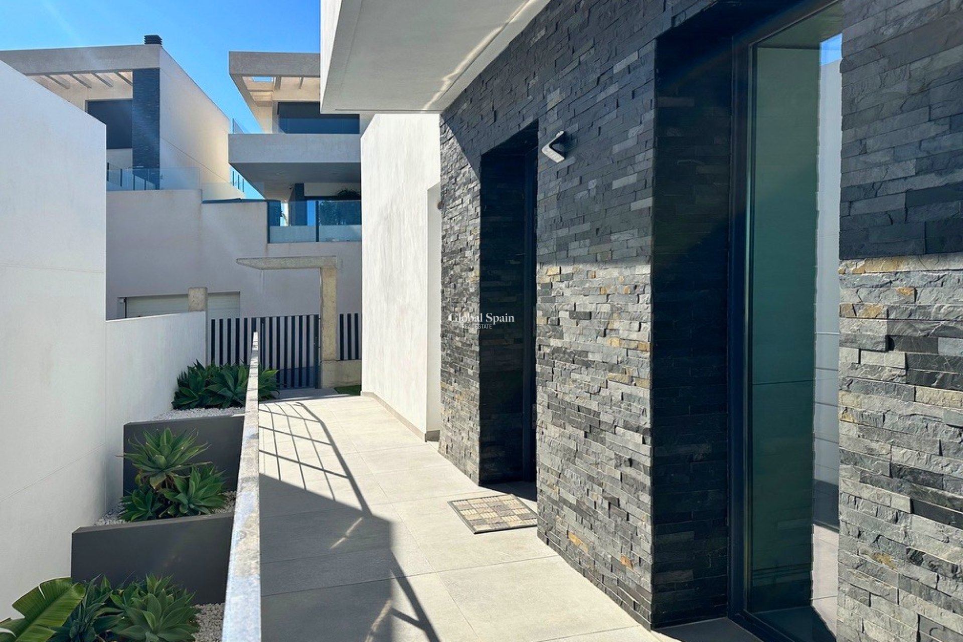 Revente - VILLA -
ROJALES - Inland