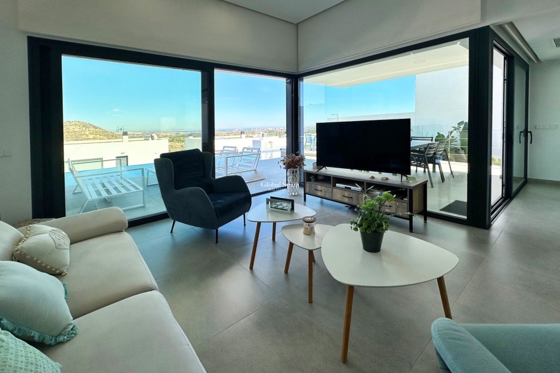 Revente - VILLA -
ROJALES - Inland