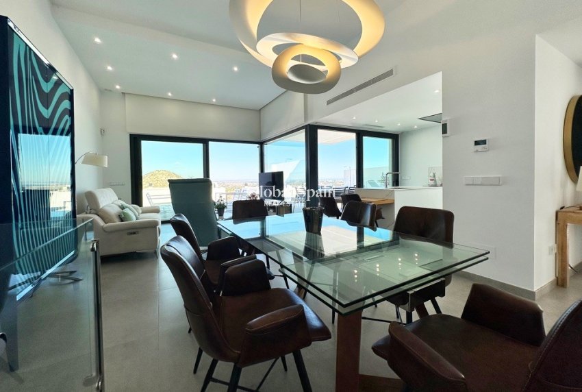 Revente - VILLA -
ROJALES - Inland