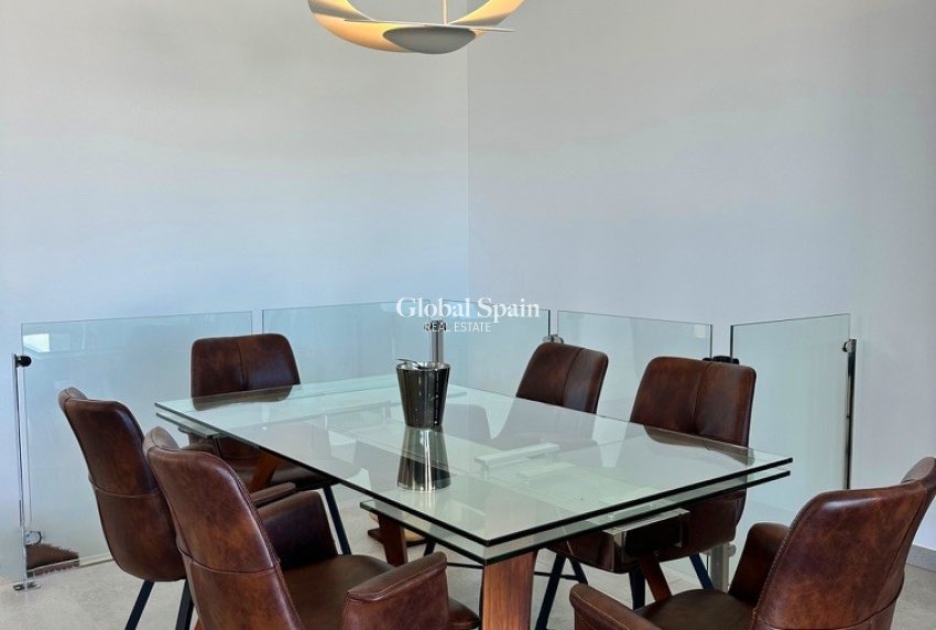 Revente - VILLA -
ROJALES - Inland