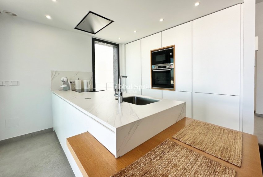 Revente - VILLA -
ROJALES - Inland