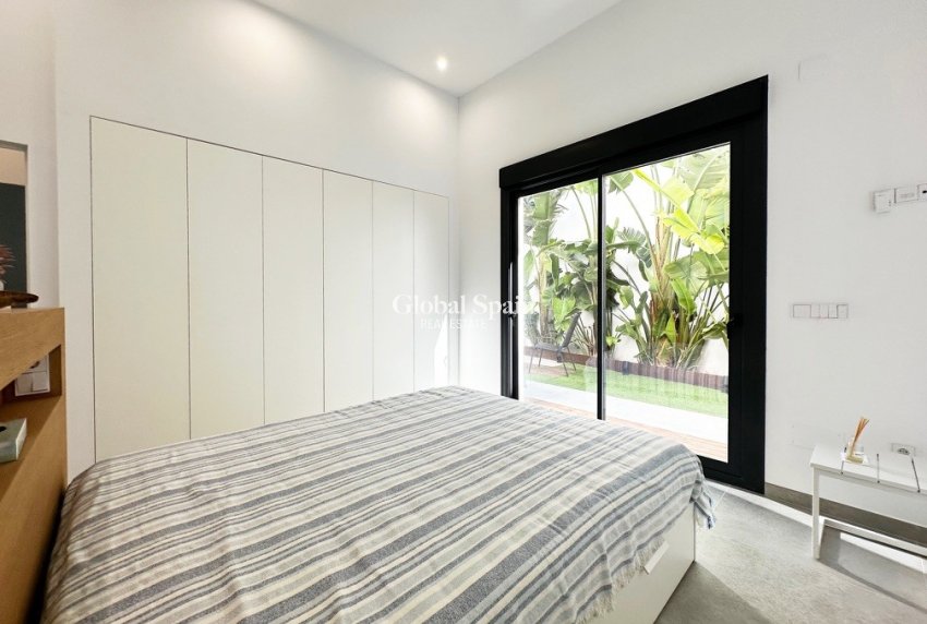 Revente - VILLA -
ROJALES - Inland