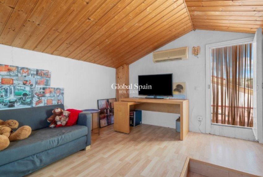 Revente - VILLA -
ROJALES - Inland