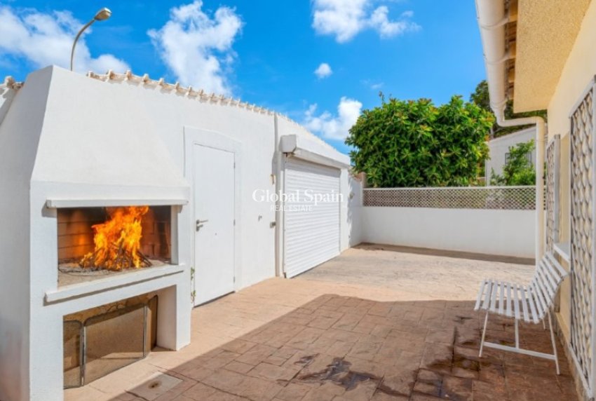 Revente - VILLA -
ROJALES - Inland