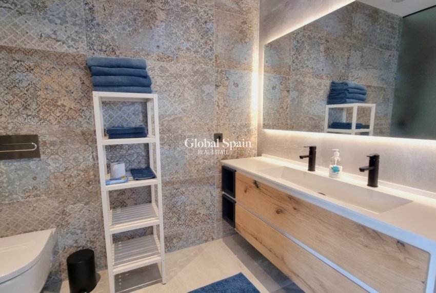 Revente - VILLA -
ROJALES - Inland