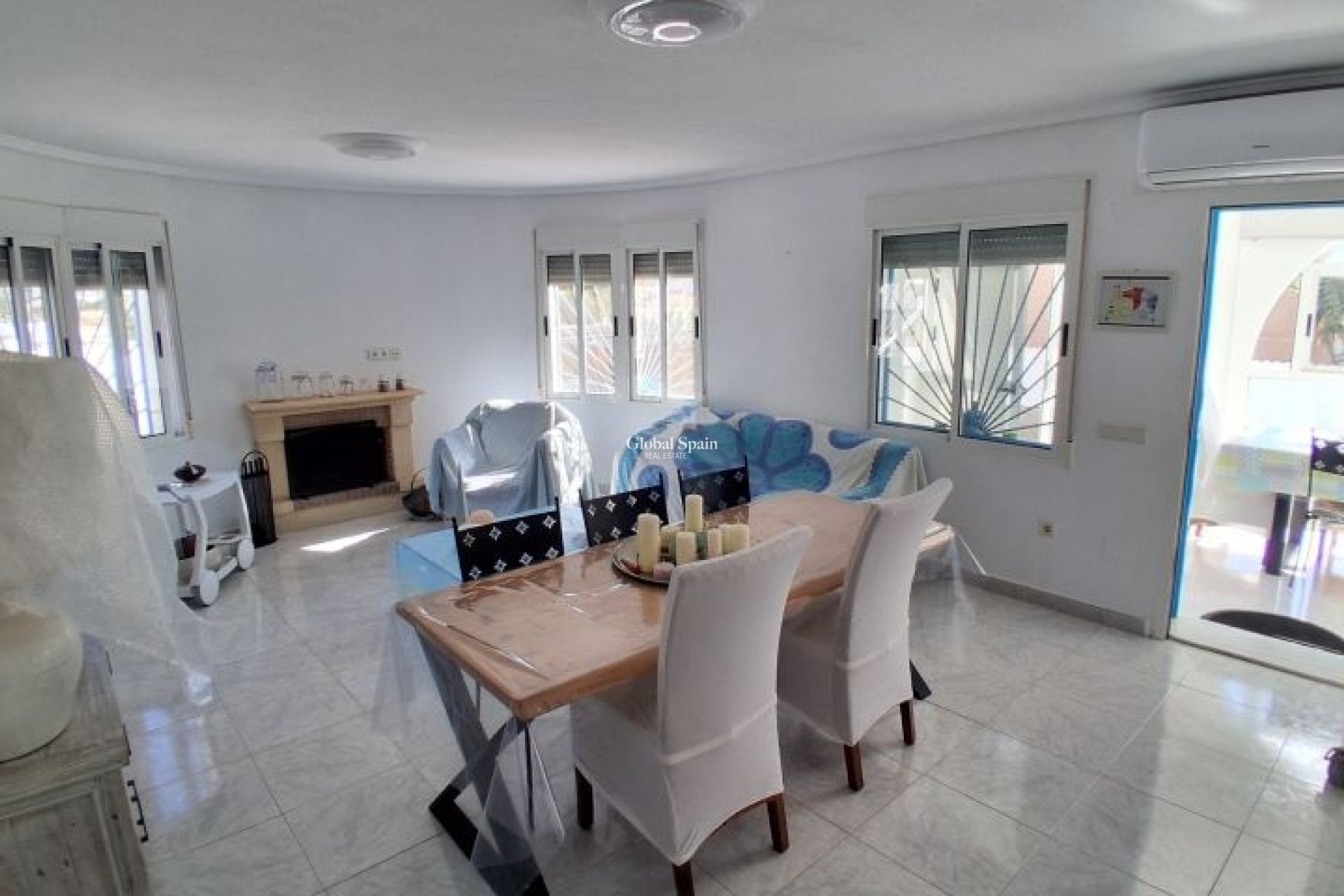 Revente - VILLA -
ROJALES - Inland