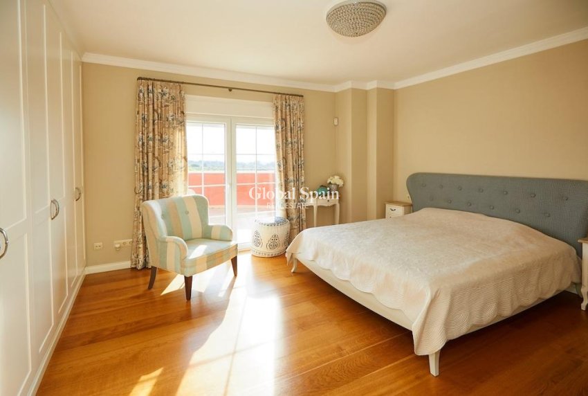 Revente - VILLA -
ROJALES - Inland