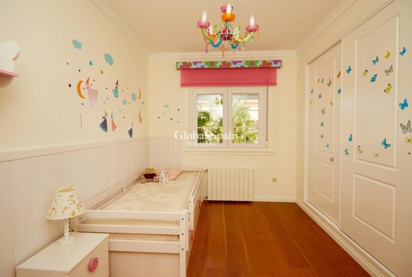 Revente - VILLA -
ROJALES - Inland