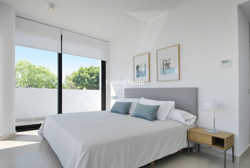 Revente - VILLA -
ROJALES - Inland
