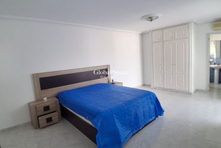 Revente - VILLA -
ROJALES - Inland