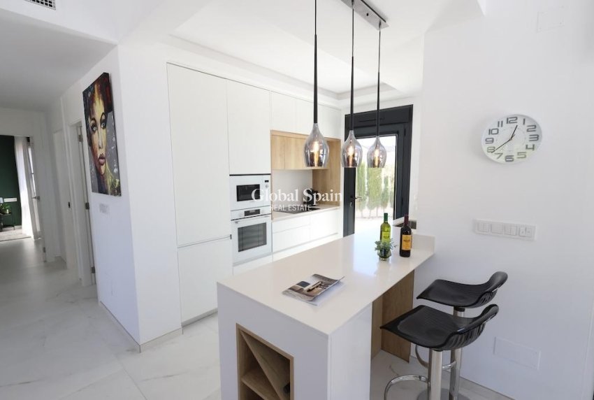 Revente - VILLA -
ROJALES - Inland
