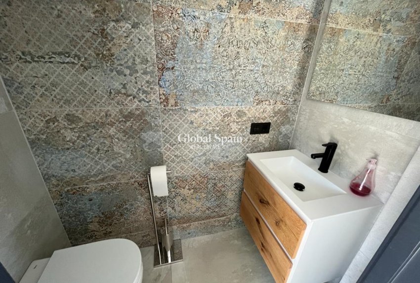 Revente - VILLA -
ROJALES - Inland
