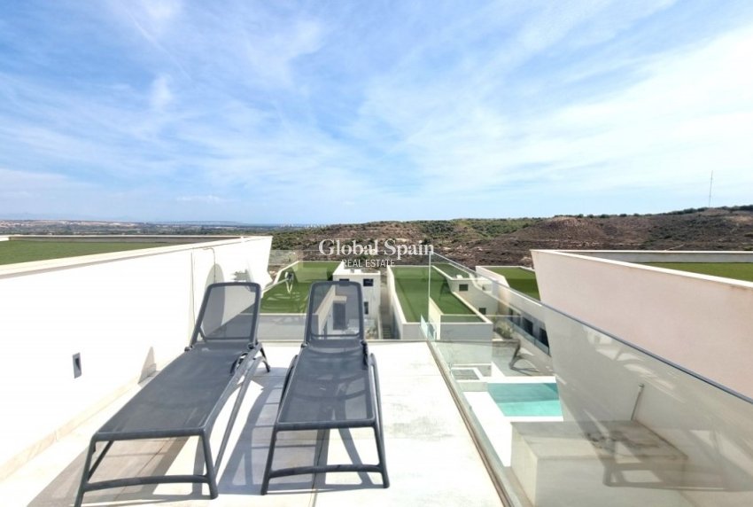 Revente - VILLA -
ROJALES - Inland