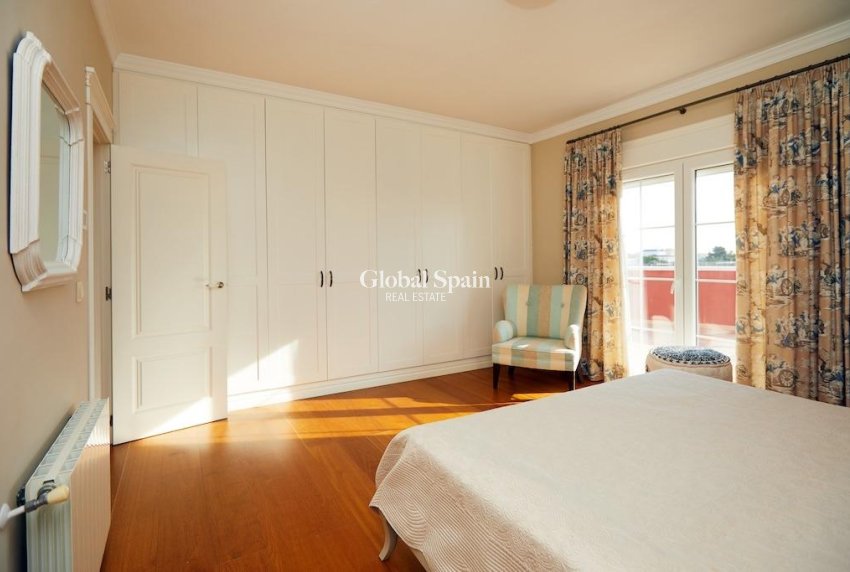 Revente - VILLA -
ROJALES - Inland