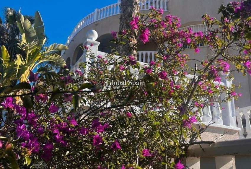 Revente - VILLA -
ROJALES - La Marquesa Golf