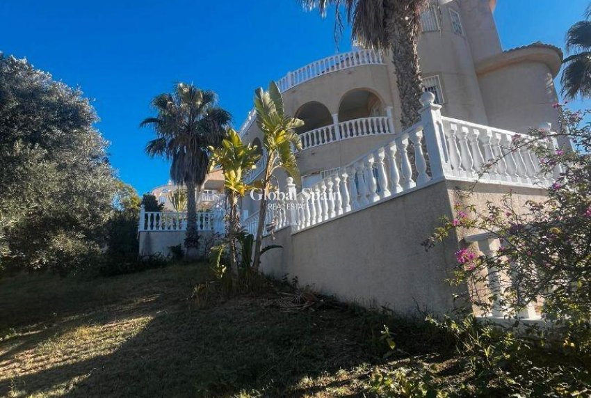 Revente - VILLA -
ROJALES - La Marquesa Golf