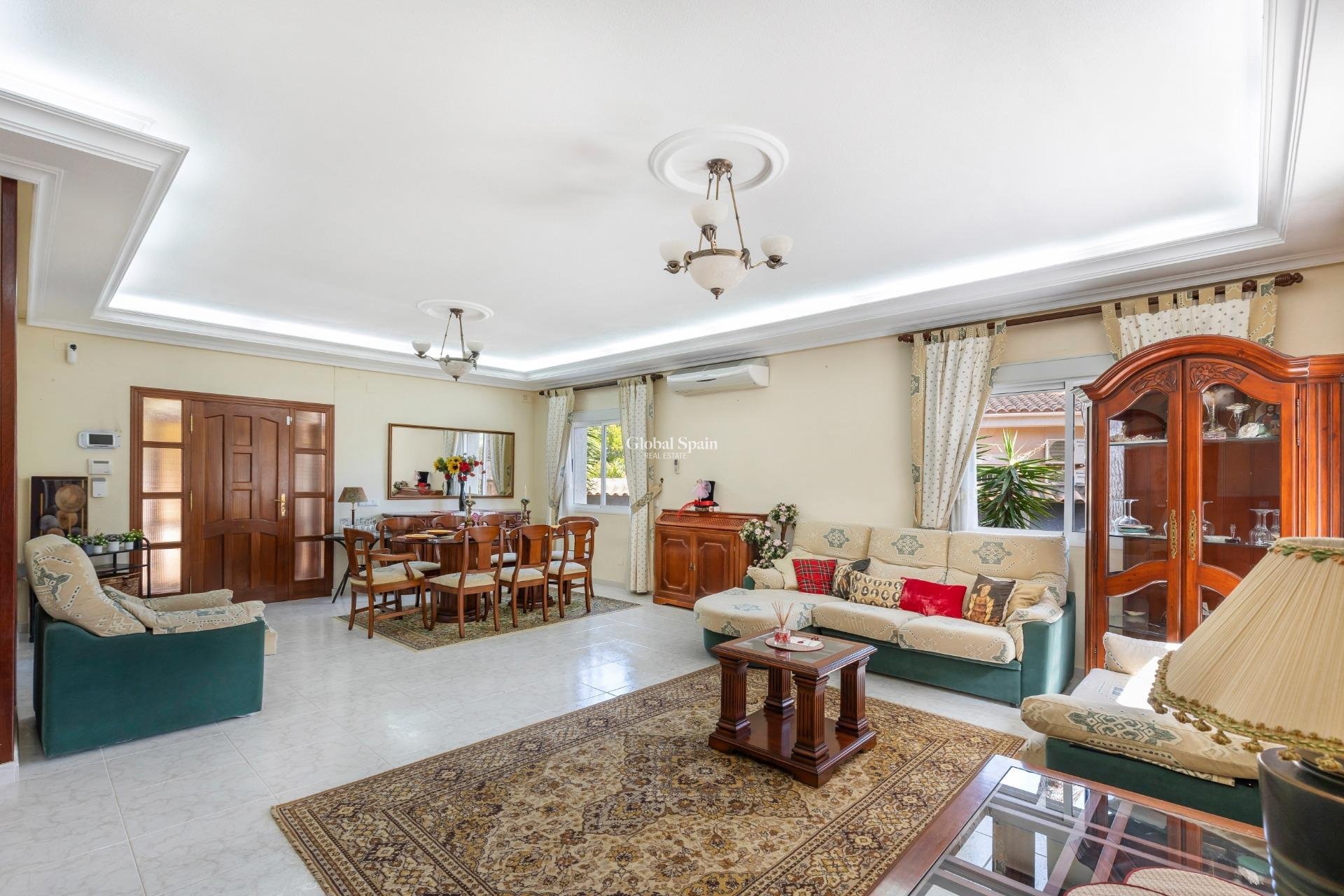Revente - VILLA -
ROJALES - Pueblo Bravo