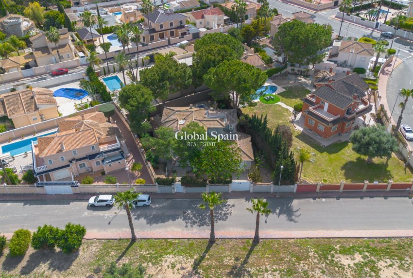 Revente - VILLA -
ROJALES - Pueblo Bravo