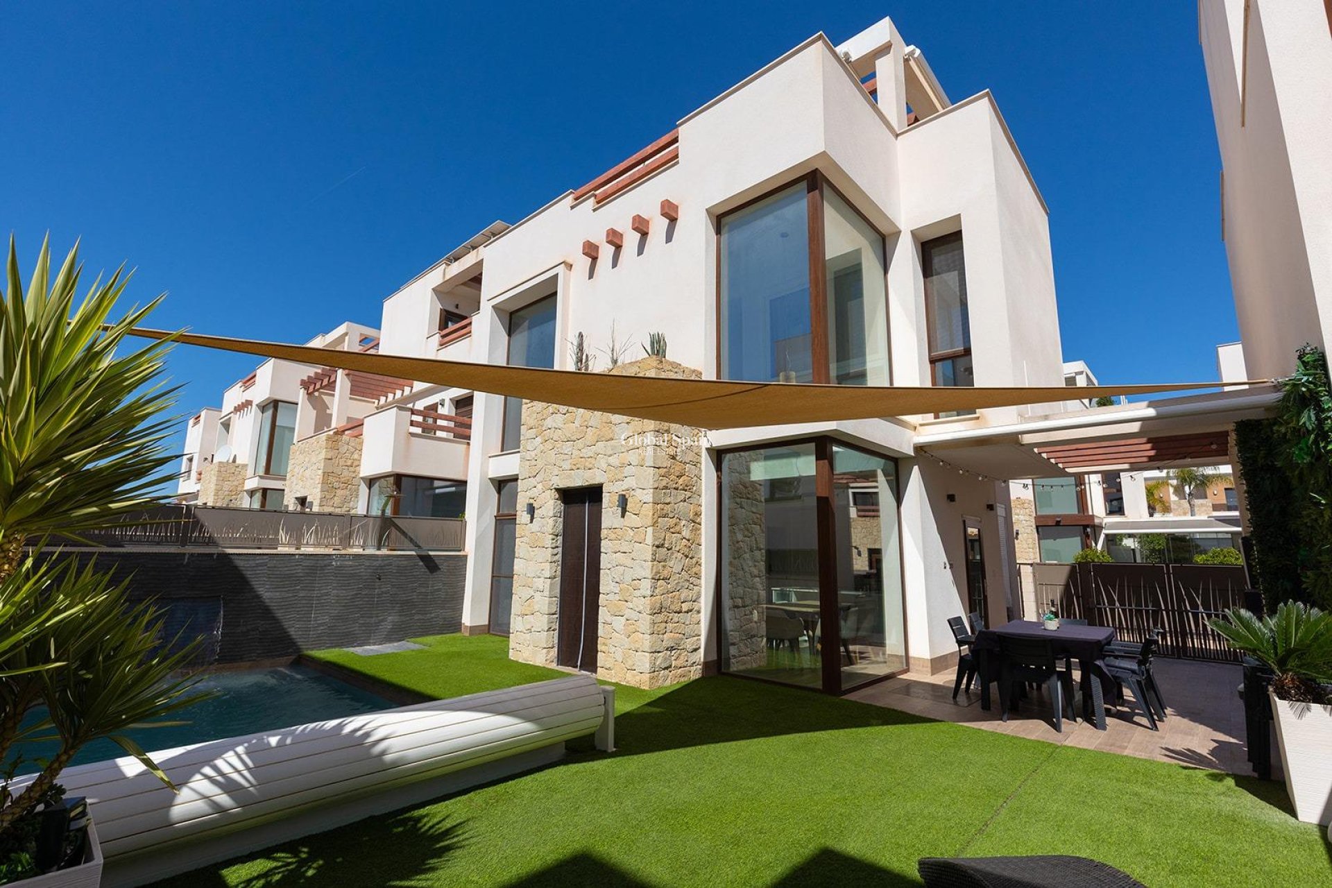 Revente - VILLA -
ROJALES - Pueblo bravo