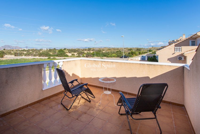 Revente - VILLA -
ROJALES - Pueblo