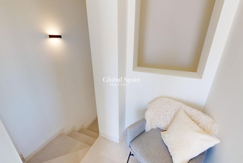 Revente - VILLA -
ROLDÁN - Inland