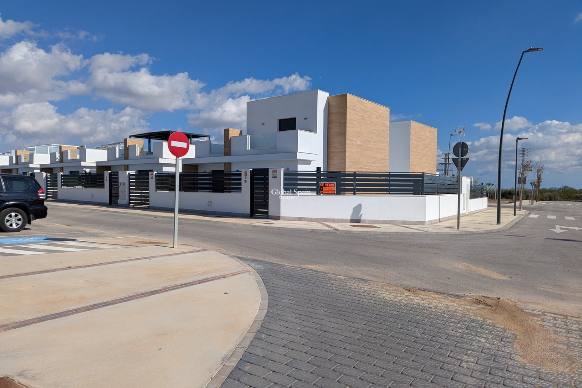 Revente - VILLA -
ROLDÁN - Inland