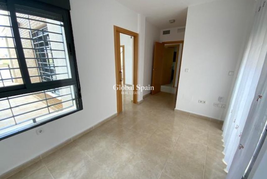 Revente - VILLA -
ROLDÁN - Inland