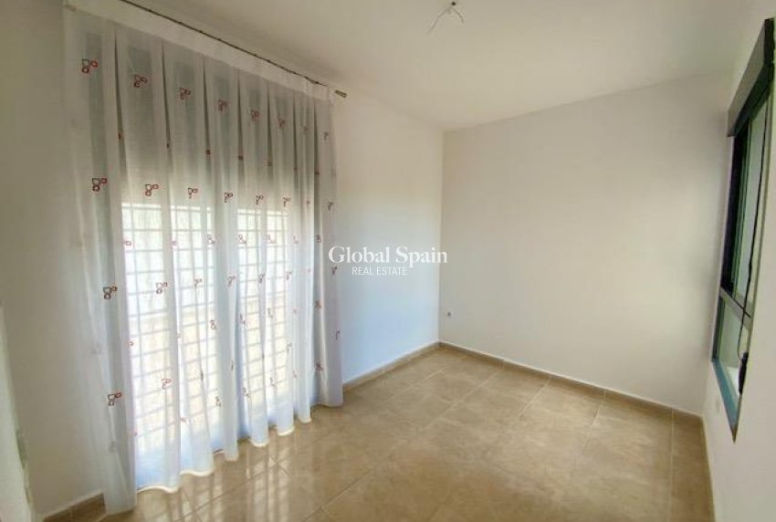 Revente - VILLA -
ROLDÁN - Inland