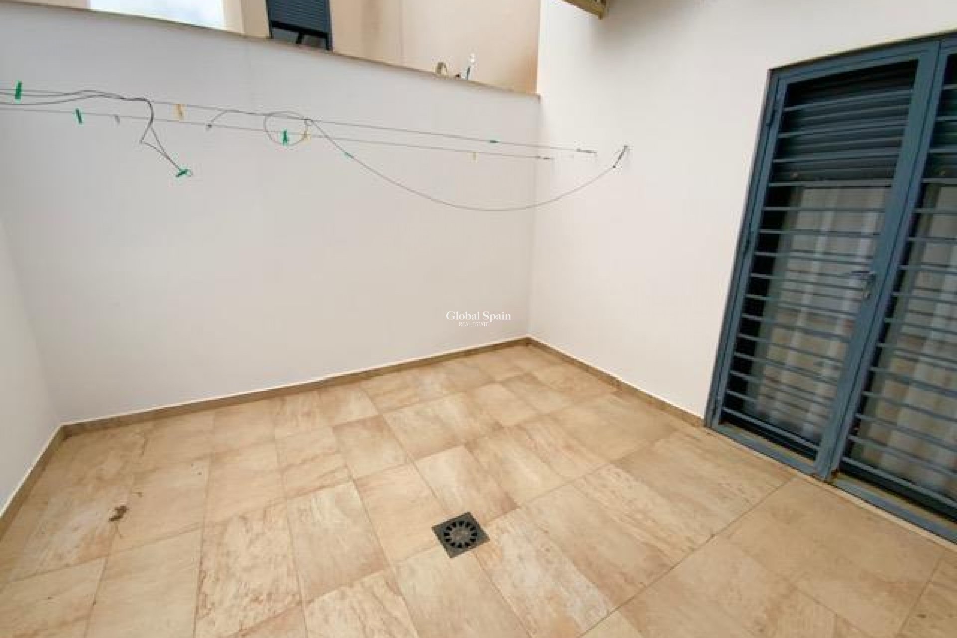 Revente - VILLA -
ROLDÁN - Inland