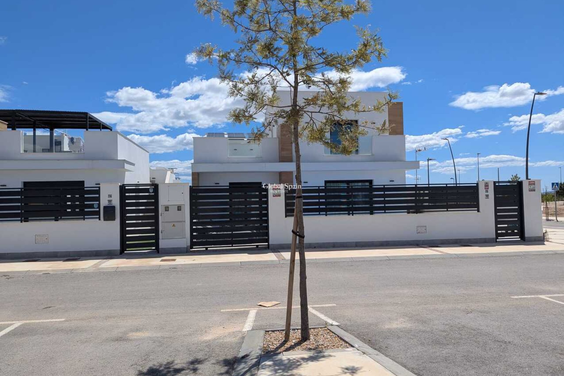 Revente - VILLA -
ROLDÁN - Inland