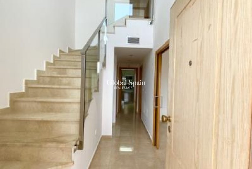 Revente - VILLA -
ROLDÁN - Inland