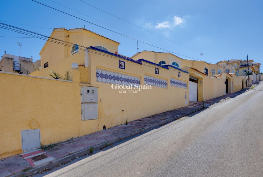 Revente - VILLA -
SAN FULGENCIO - LA MARINA