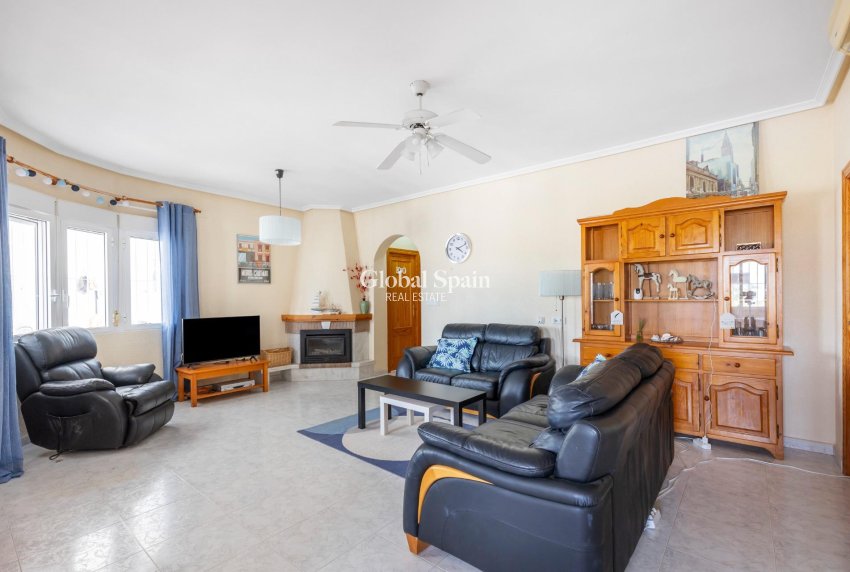 Revente - VILLA -
SAN FULGENCIO - Urb. La Marina