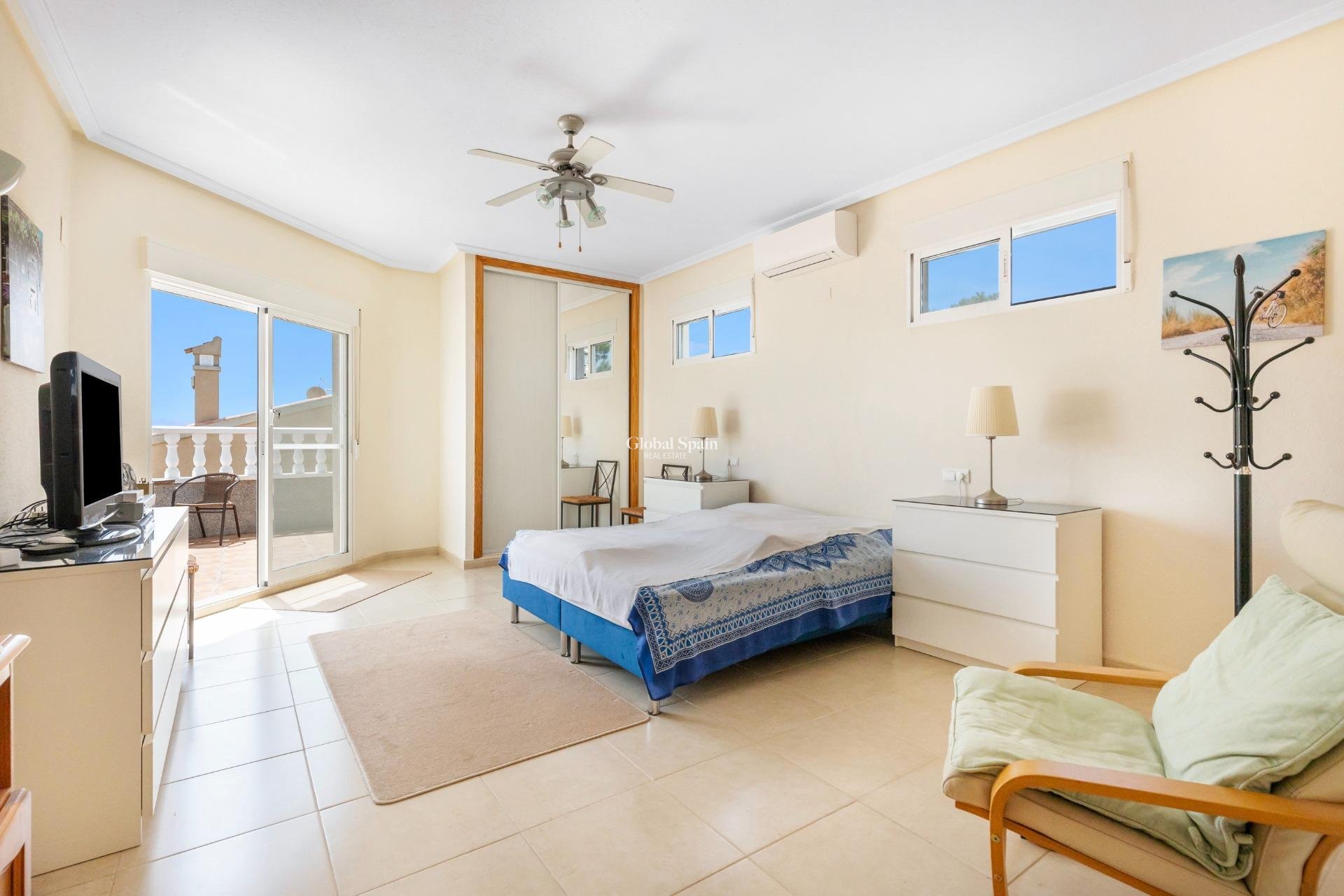 Revente - VILLA -
SAN FULGENCIO - Urb. La Marina