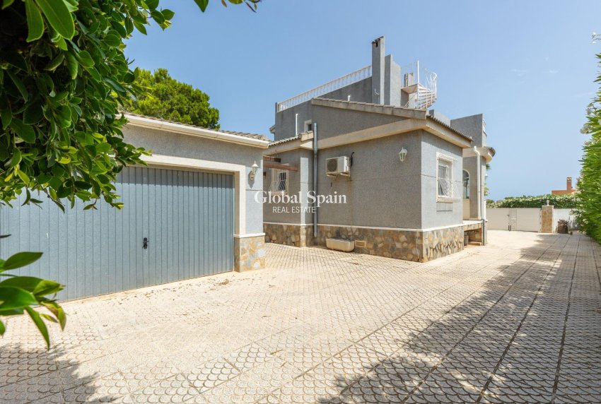 Revente - VILLA -
SAN FULGENCIO - Urb. La Marina